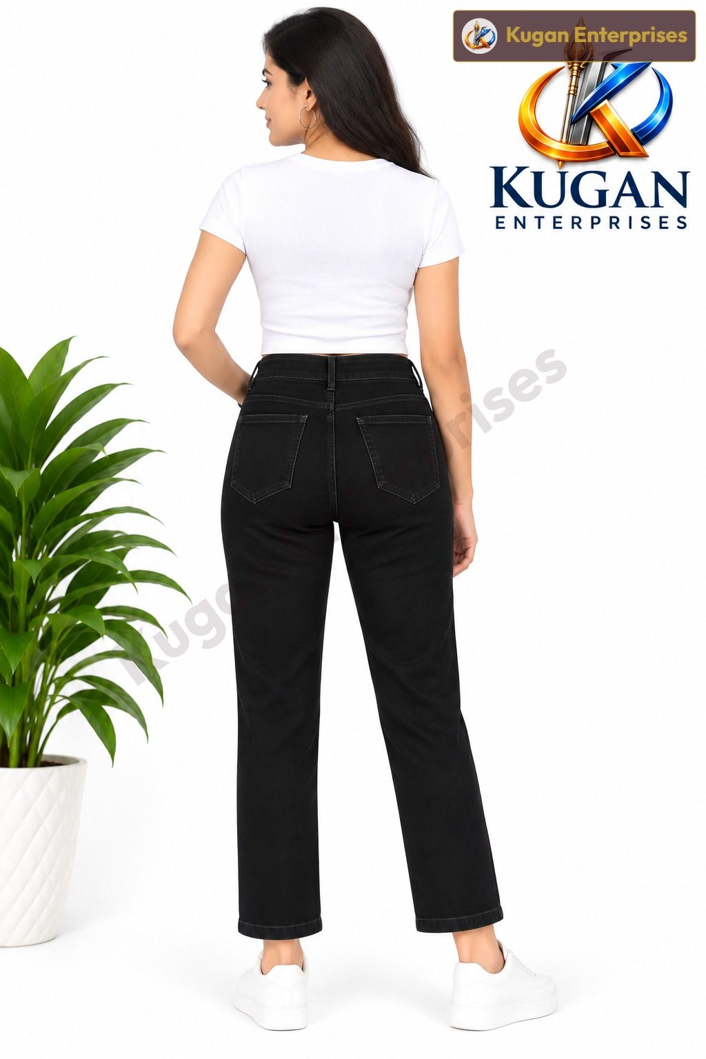 Women’s Black 3-Button Ankle-Length Straight Fit Jeans